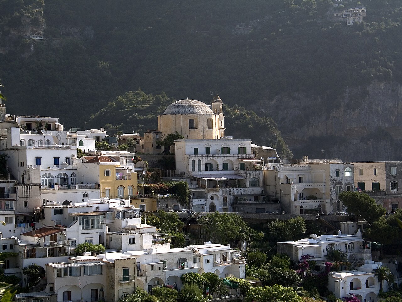 Chiesa Nuova bus stop outside Bar Internazionale in Positano