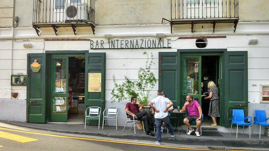 Bar Internazionale in Positano (Chiesa Nuova) on the roadside